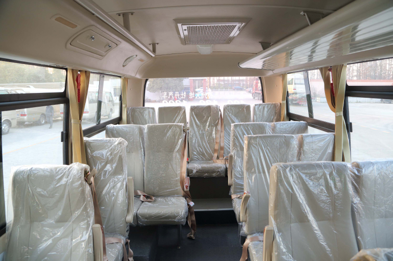 Minibus diesel 19 tempat duduk