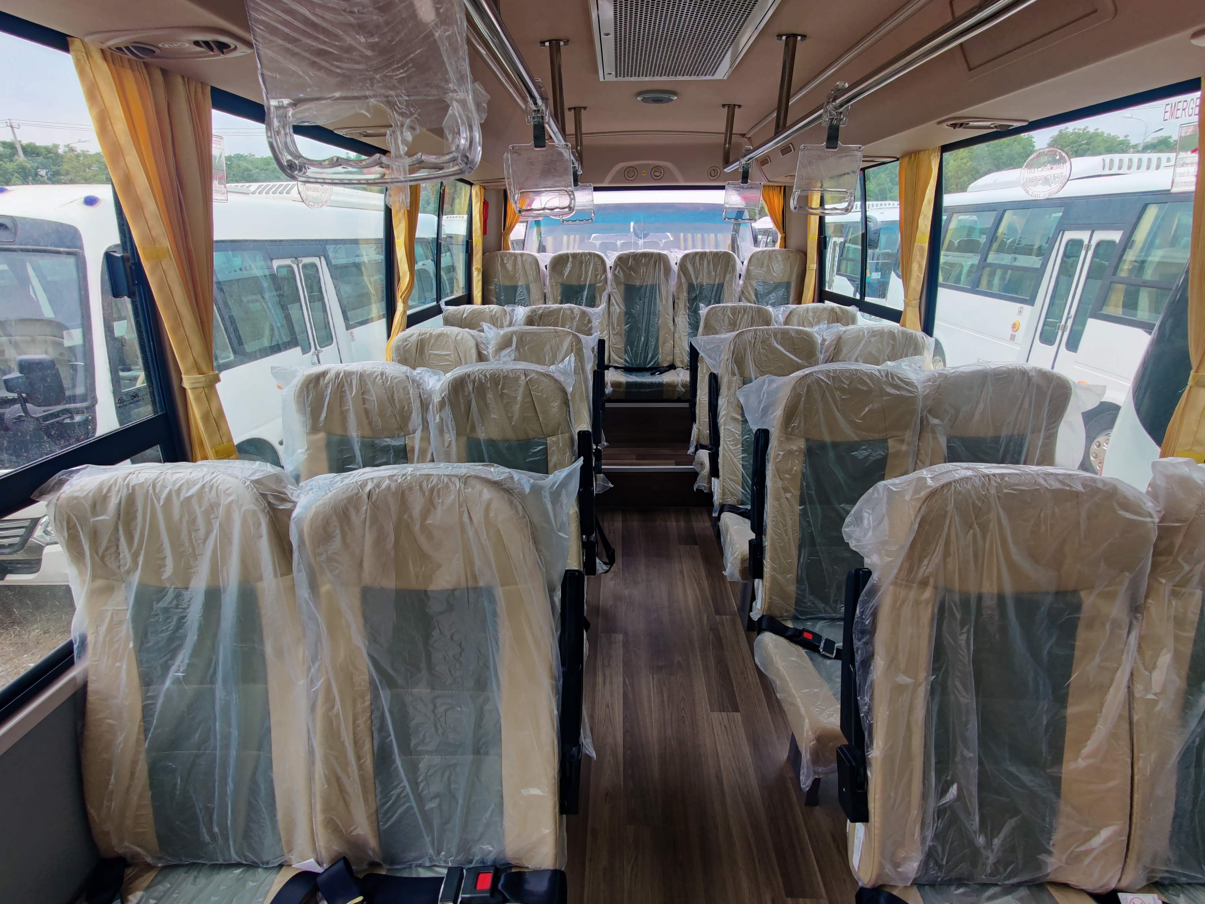 18 Tempat Duduk 6m MiniBus Bas Diesel Manual